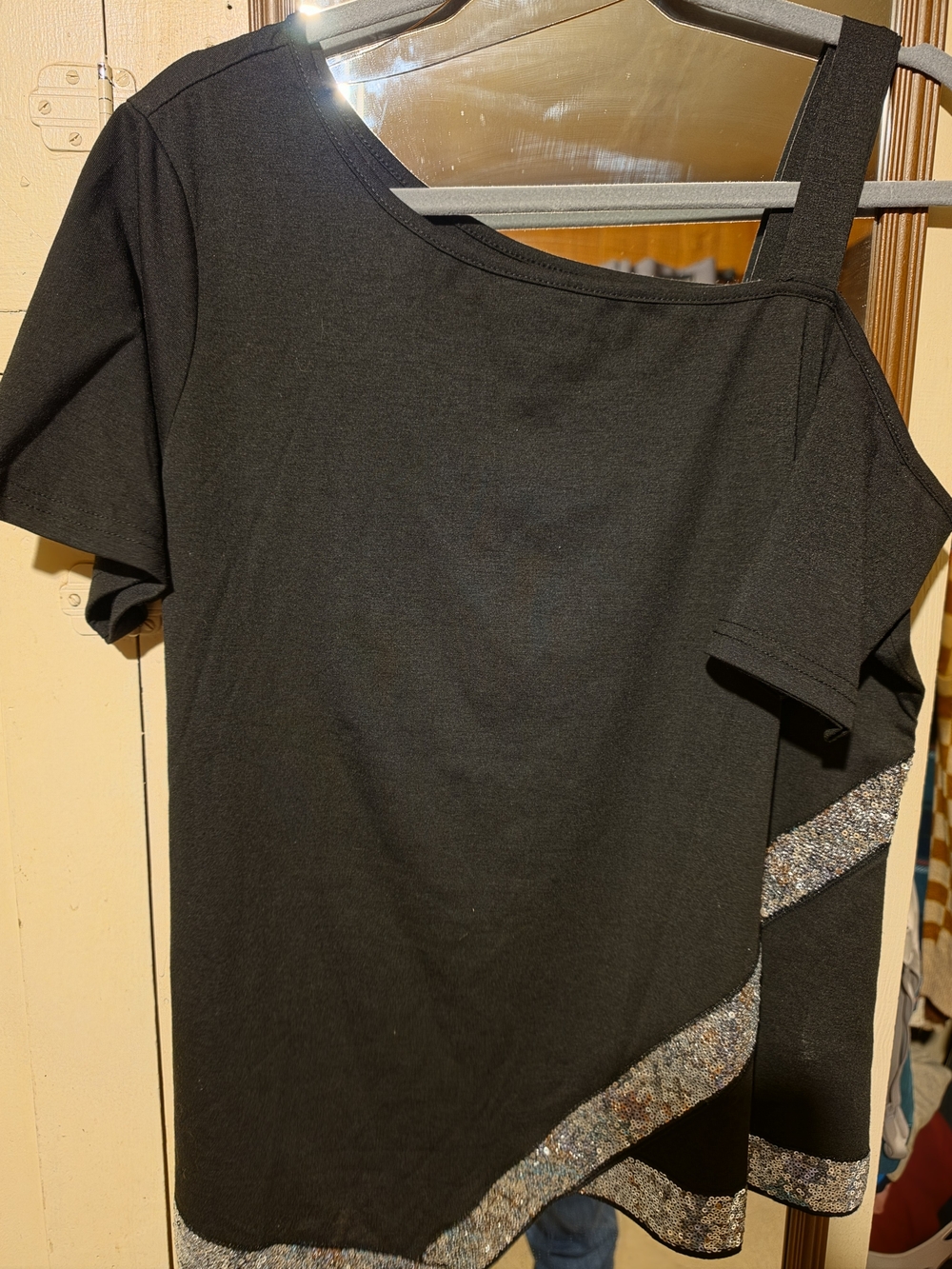 SHEIN Black One-Shoulder Short Sleeve Top with Sparkle Trim